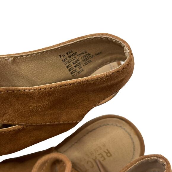 Kenneth Cole Reaction Size 7 Brown Leather Lace Up Tie Chunky Heels - Picture 3 of 9